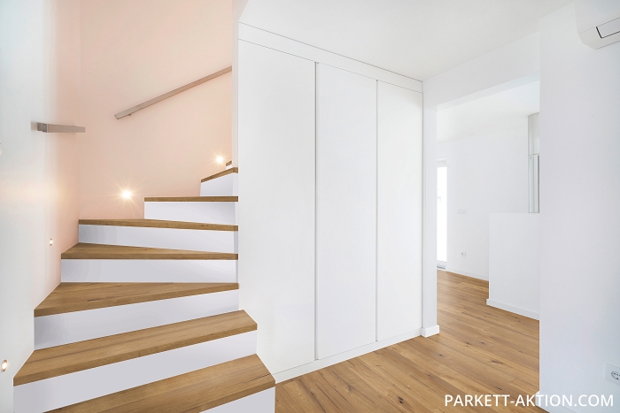 Parkett Treppen Profil U home aus Art.Nr.: 130500 Eiche rustikal gebürstet geölt