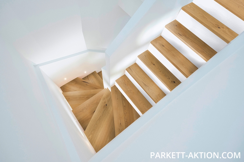 Parkett Treppen Profil U home aus Art.Nr.: 110102 Eiche astig geölt