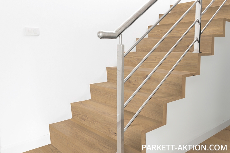 Parkett Treppen Profil L modern aus Art.Nr.: 110201 Eiche Astig weiss geölt